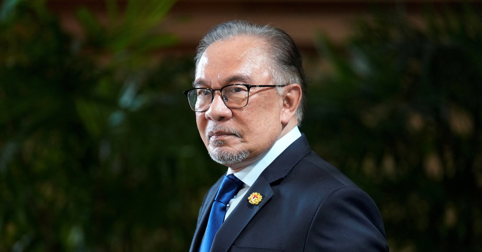 Wall Street Futures Mixed Amid U.S.-Iran Stalemate and Earnings Reports