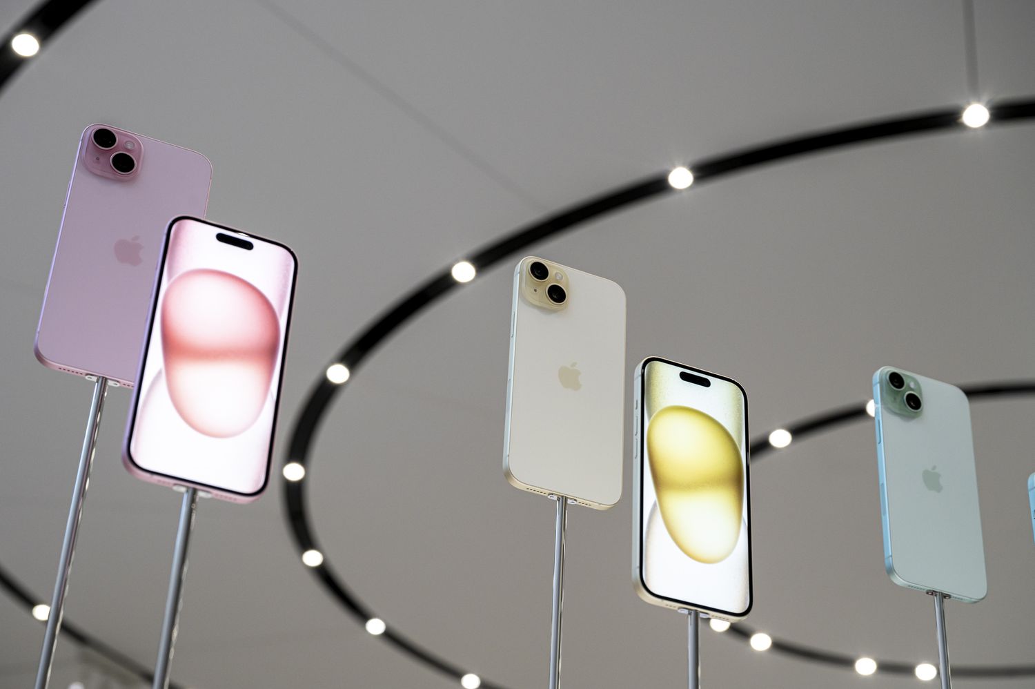 Apple Price Hikes Trigger Market Volatility