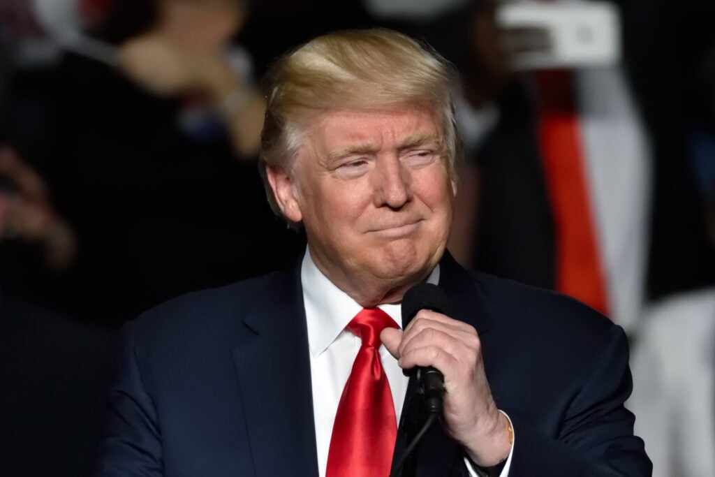 Elizabeth Warren Criticizes Trump for Constructing Ballroom for 'His Corporate Donors' as Republicans Withdraw Housing Affordability Bill