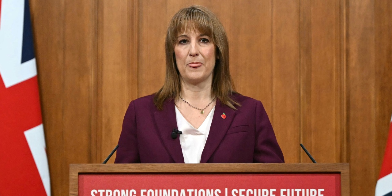 Upcoming Week for FX and Bonds: Spotlight on U.K. Autumn Budget and U.S. Economic Data