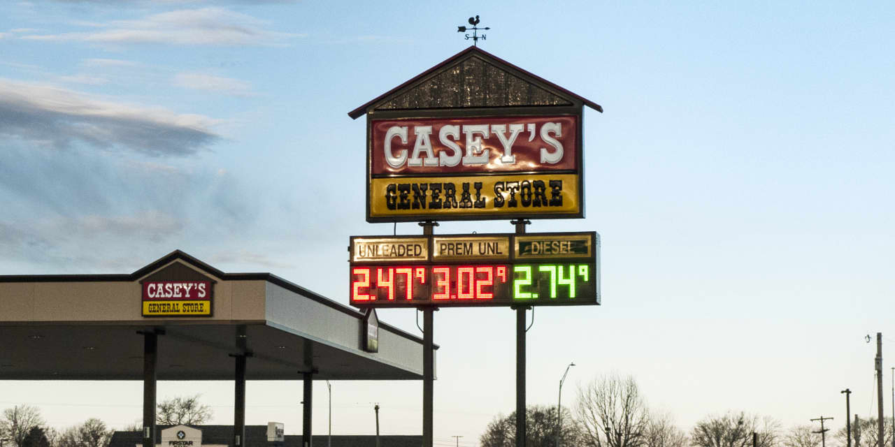 Casey’s General Stores Reports Strong Earnings, Beats Expectations