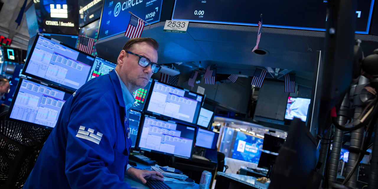 Circle Internet Shares Bounce Back Following Selloff; Cathie Wood Takes Advantage of the Dip.