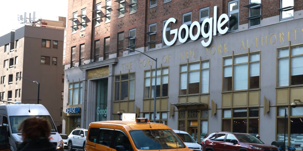 Google Stock Dips Closer to Bear Market Levels: Is It a Good Time to Invest?