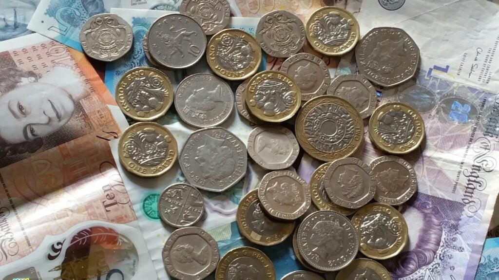 Will Rachel Reeves' 2026 ISA Shift Advantage UK Growth Stocks?