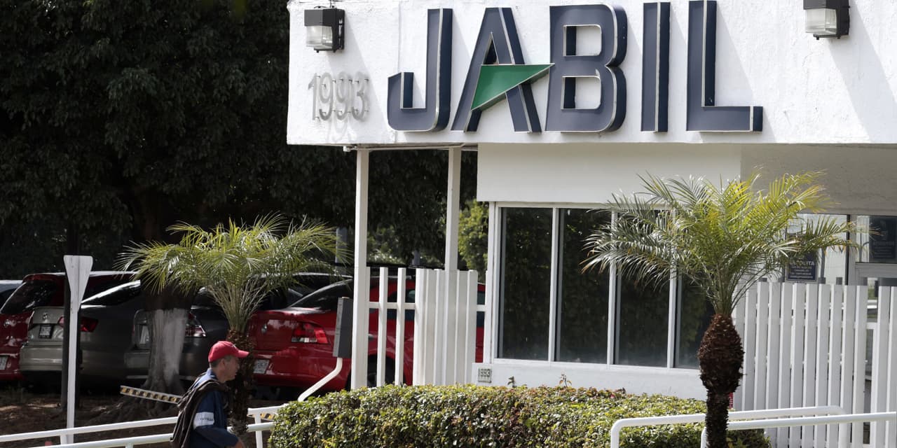 Jabil Insiders Cash In on Stock Sales Following AI-Driven Surge