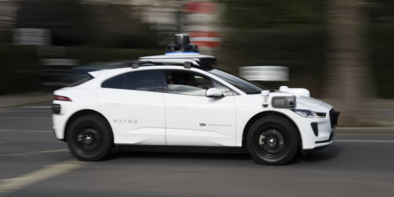 Alphabet Shares Rise as Waymo's Robo-Taxi Expansion Gains Momentum.