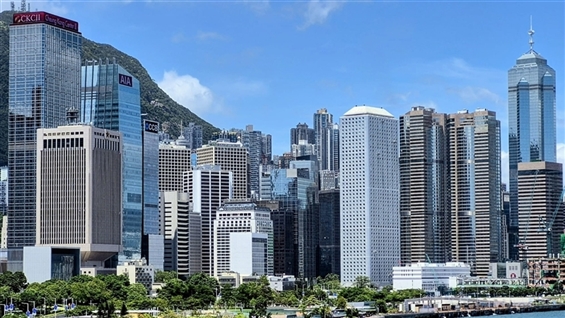 HSI Declines by 115 Points; HAIDILAO Falls After Earnings Report; NIO-SW Drops 8%