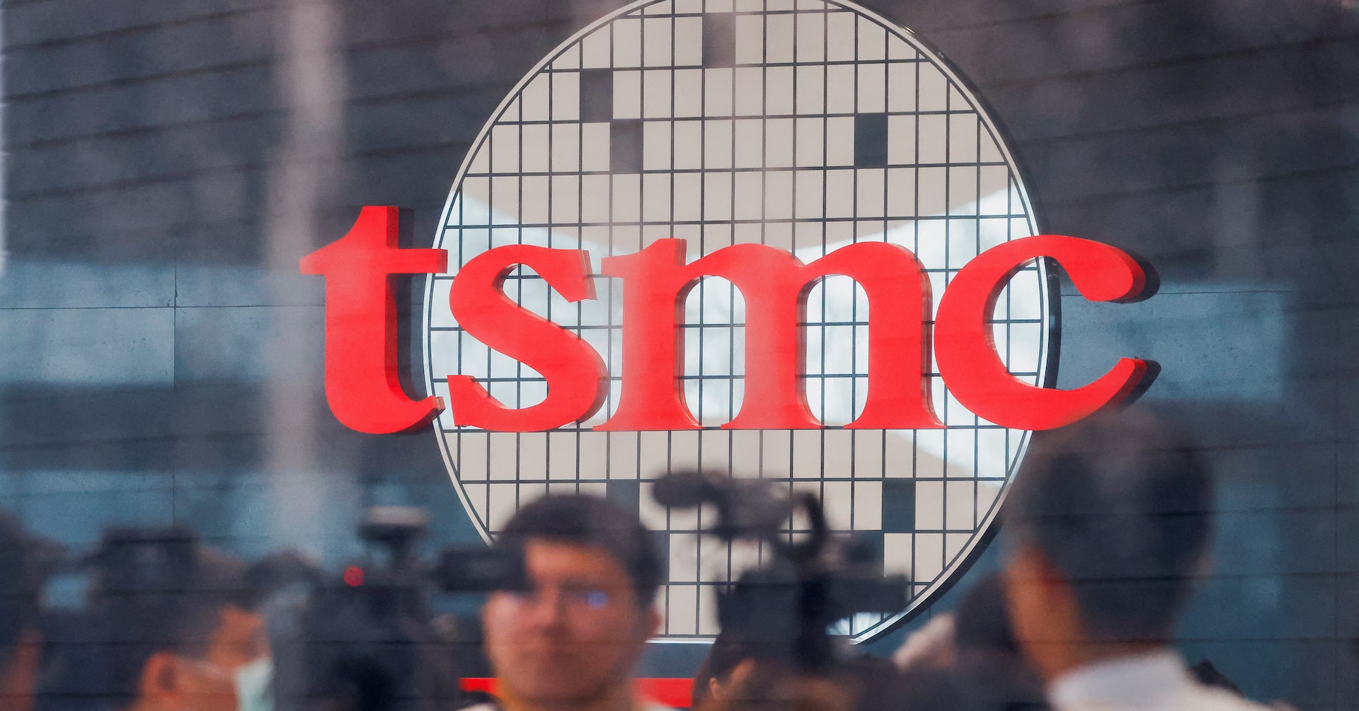 Apple Expands Domestic Production Network