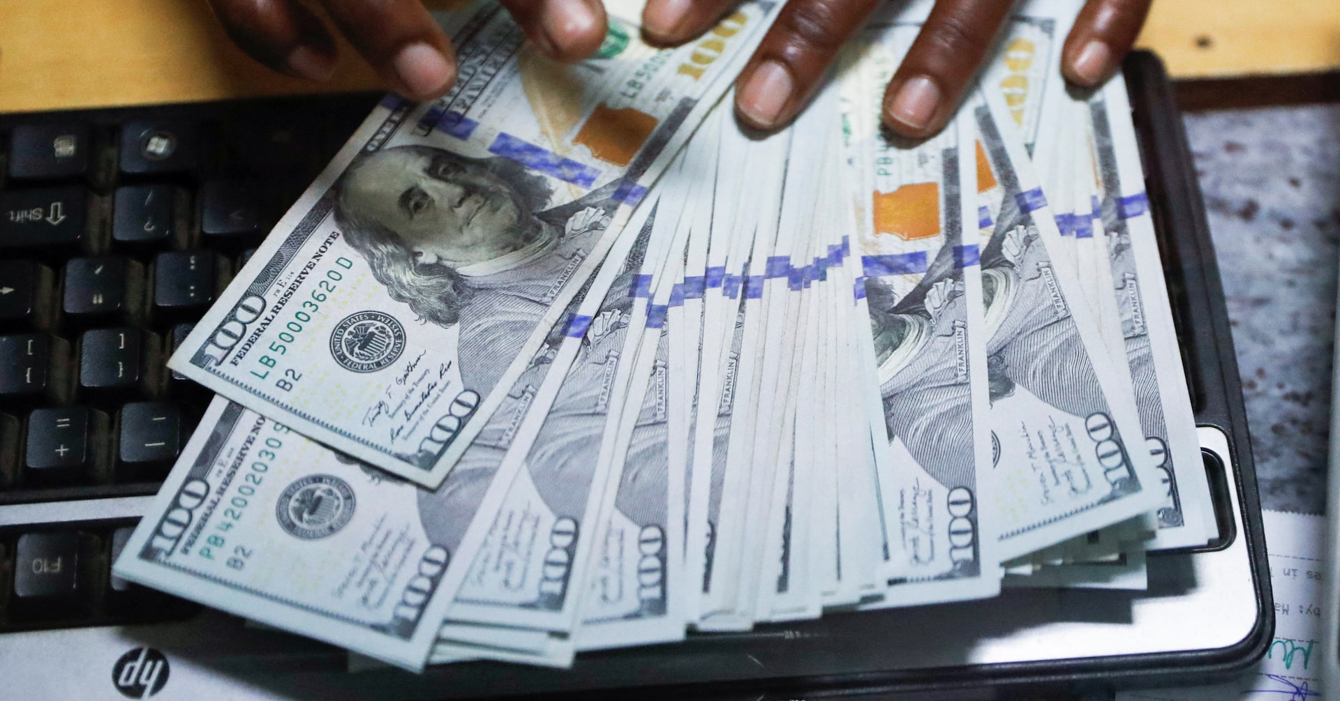 Delta Air Lines Surpasses Earnings Expectations, Leading the Industry