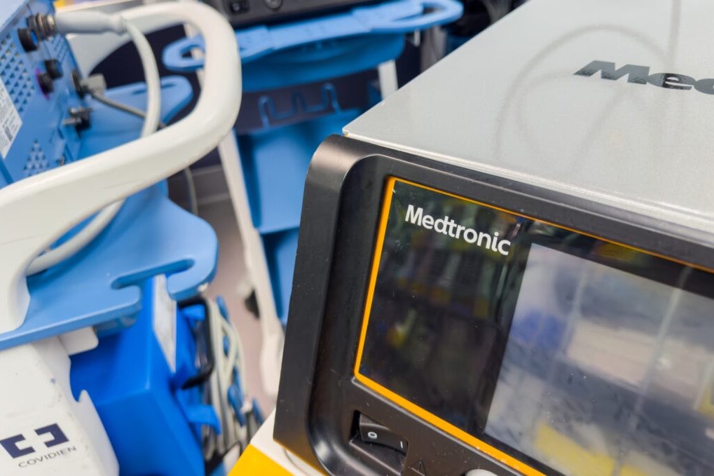 Medtronic Beats Q4 Forecasts, Hikes Dividend, Plans Diabetes Spinoff