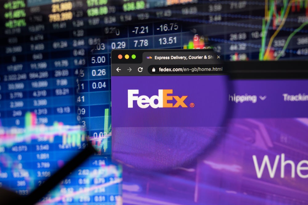 FedEx Shares Drop 7% Amid Margin Squeeze Concerns