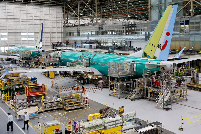 U.S. Capital Goods Orders Unexpectedly Decline Amid AI Spending Boom