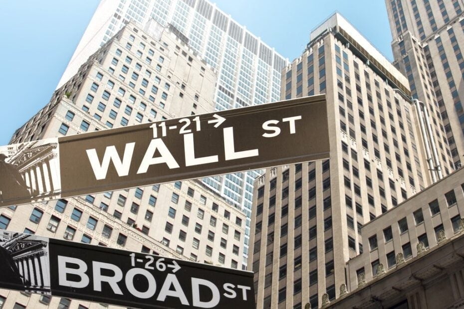 US Stocks Show Varied Performance; American Woodmark Reports Disappointing Sales