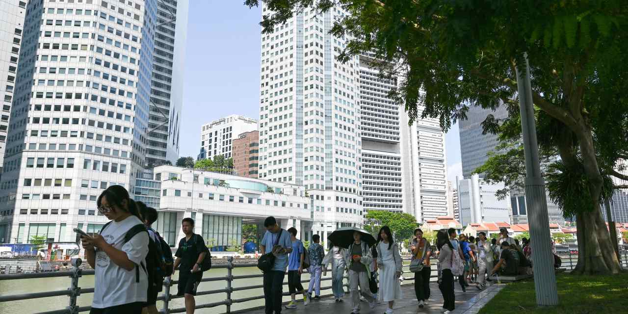 Singapore Is Dodging the Trade-War Bullet. Diversification Is How.