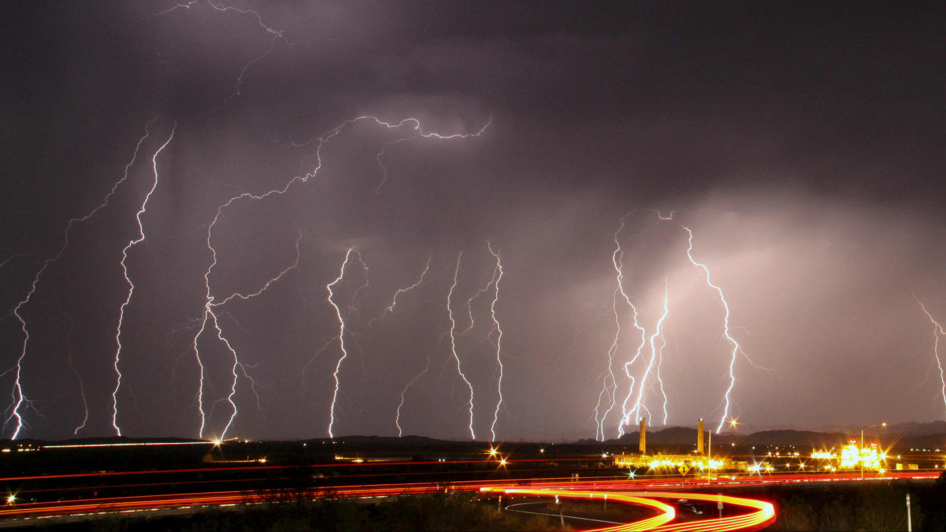 Cramer's Lightning Round: "I'll be skipping Zoom"