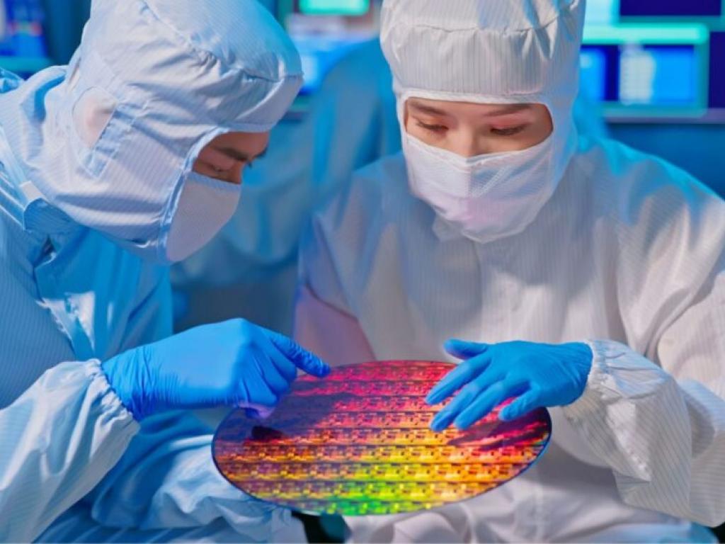 ADVANCED MICRO DEVICES: BOFA GLOBAL RESEARCH INCREASES PRICE TARGET TO $310, UP FROM $280