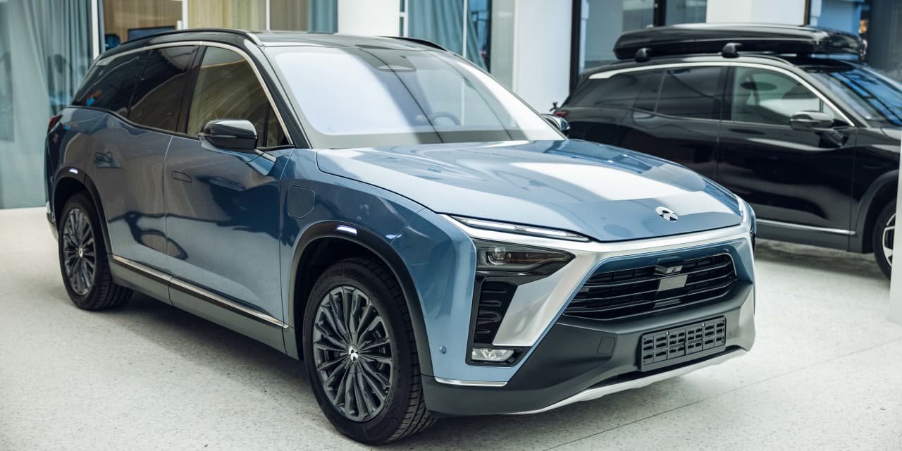NIO Shares Surge Following ES9 SUV Debut