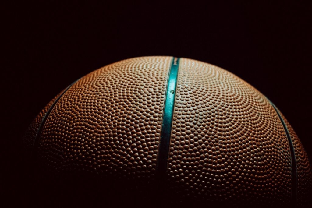 DKNG and FLUT Hit Multi-Year Lows as Analyst Cautions on Potential Delay in Prediction Market Regulation