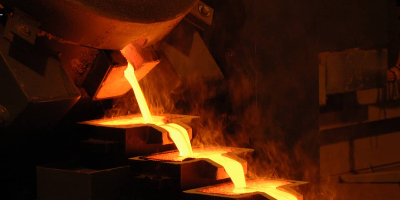 Newmont and Freeport Shares Decline as Falling Gold Prices Continue to Impact Miners.