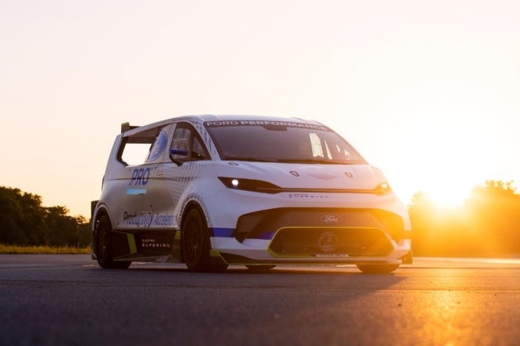 FORD MOTOR COMPANY TO RECALL 422,613 VEHICLES IN THE U.S., SAYS NHTSA