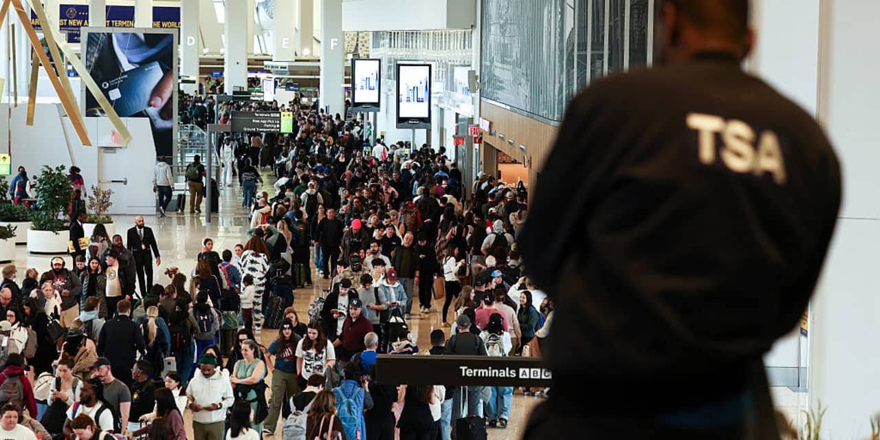 LaGuardia Airport Experiences Increased Disruptions Following Deadly Crash, Contributing to U.S. Travel Turmoil.