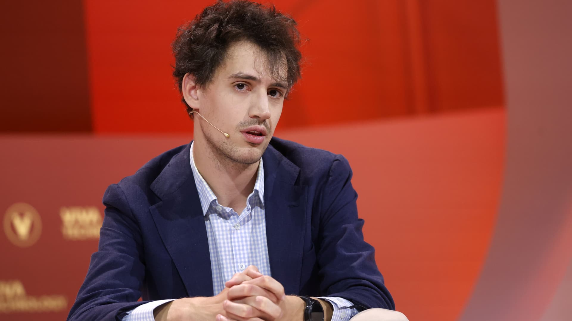 Global AI Spending to Reach $2.5 Trillion by 2026