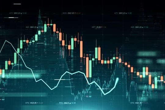 Maximizing Gains from AI Adjustments: 5 Defensive Strategies and 4 Sectors Poised for Growth