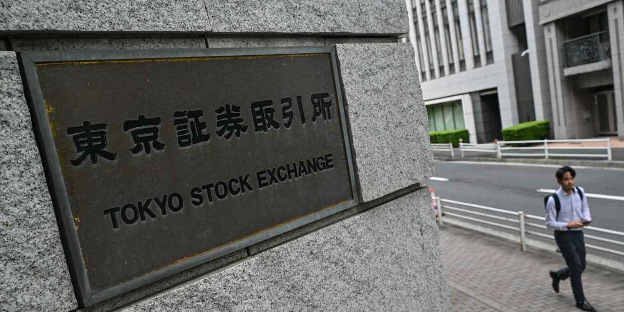 Japan's 'Takaichi' Trade Surges Following Major Election Victory; Bond Markets Display Tentative Optimism.