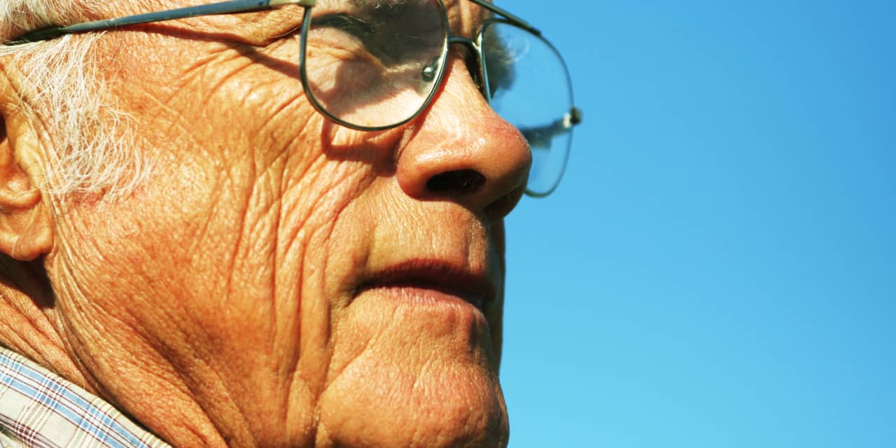 Surprising Analyst 12-Month Target For DSI