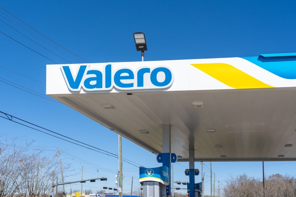 Valero Posts Higher-Than-Expected Profit Despite Sharp Refining Margin Decline