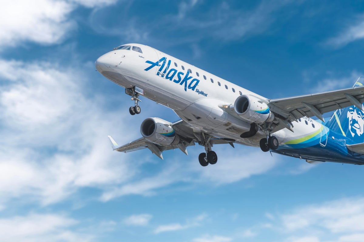 BMO Begins Coverage of Alaska Air Group Inc with Outperform Rating and $50 Target Price
