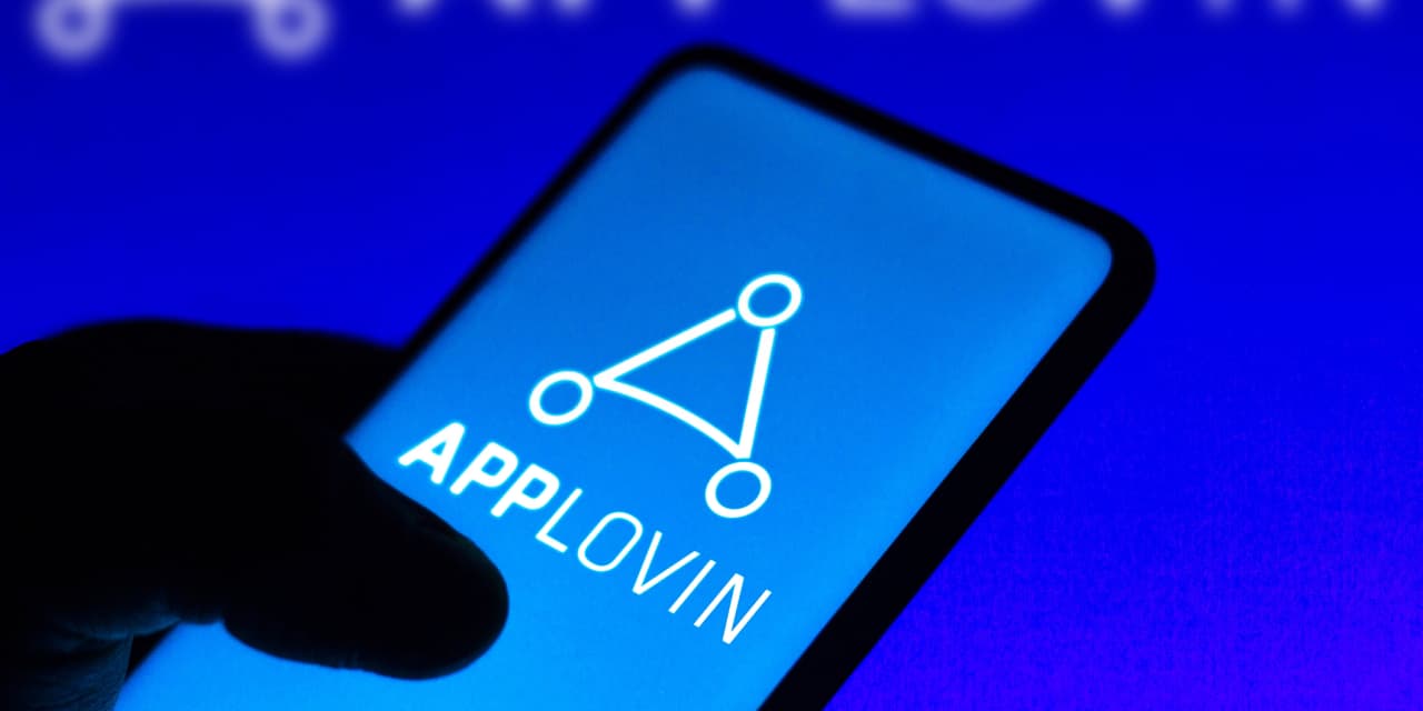 AppLovin Receives New Buy Rating, Yet Its Stock Prices Are Plummeting.
