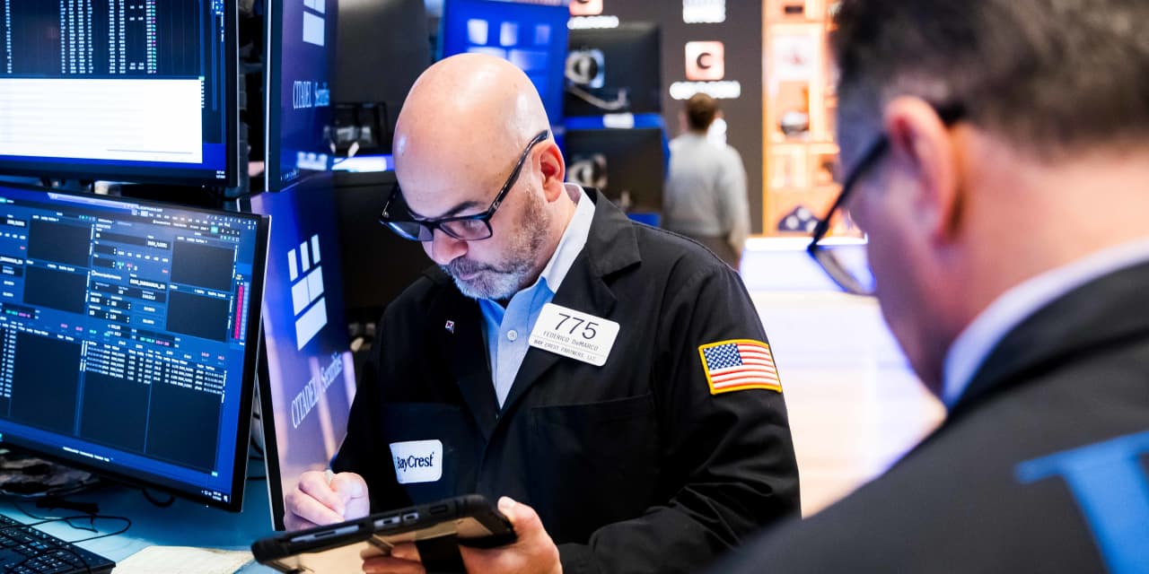 European Stocks Climb as AI Trading Surge Pauses for Presidents Day