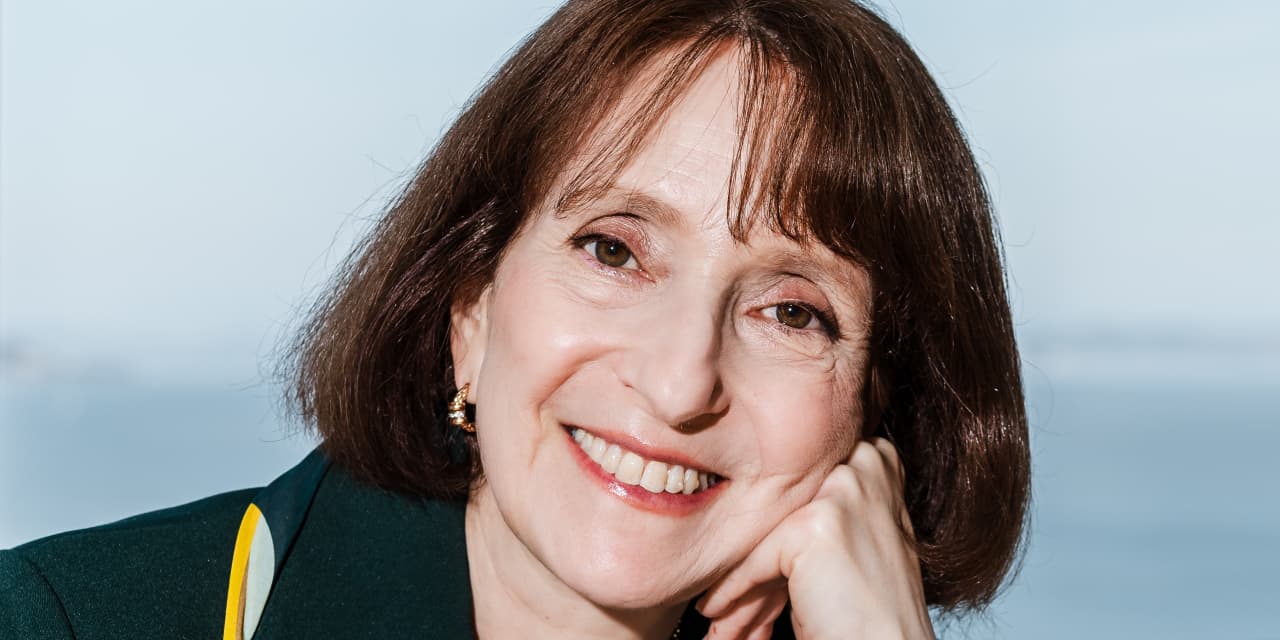 Income Fund Excels Thanks to Stocks Like Starbucks, Amgen, and CVS