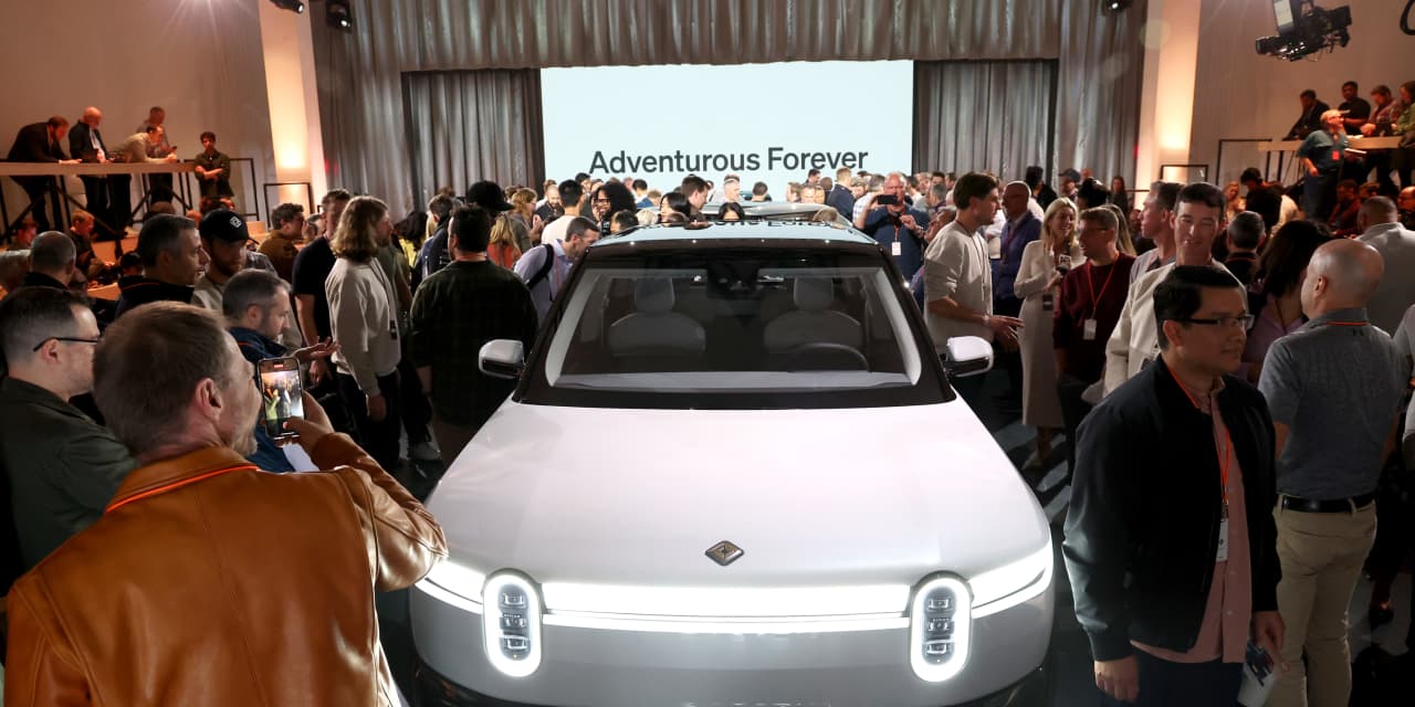 Rivian Shares Decline Before Major R2 EV Announcement