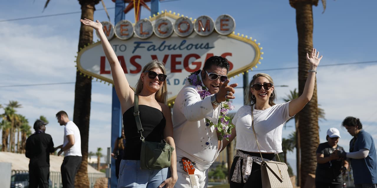 Caesars Shares Surge 15% Following Earnings Report as CEO Declares 'No Crisis' in Las Vegas