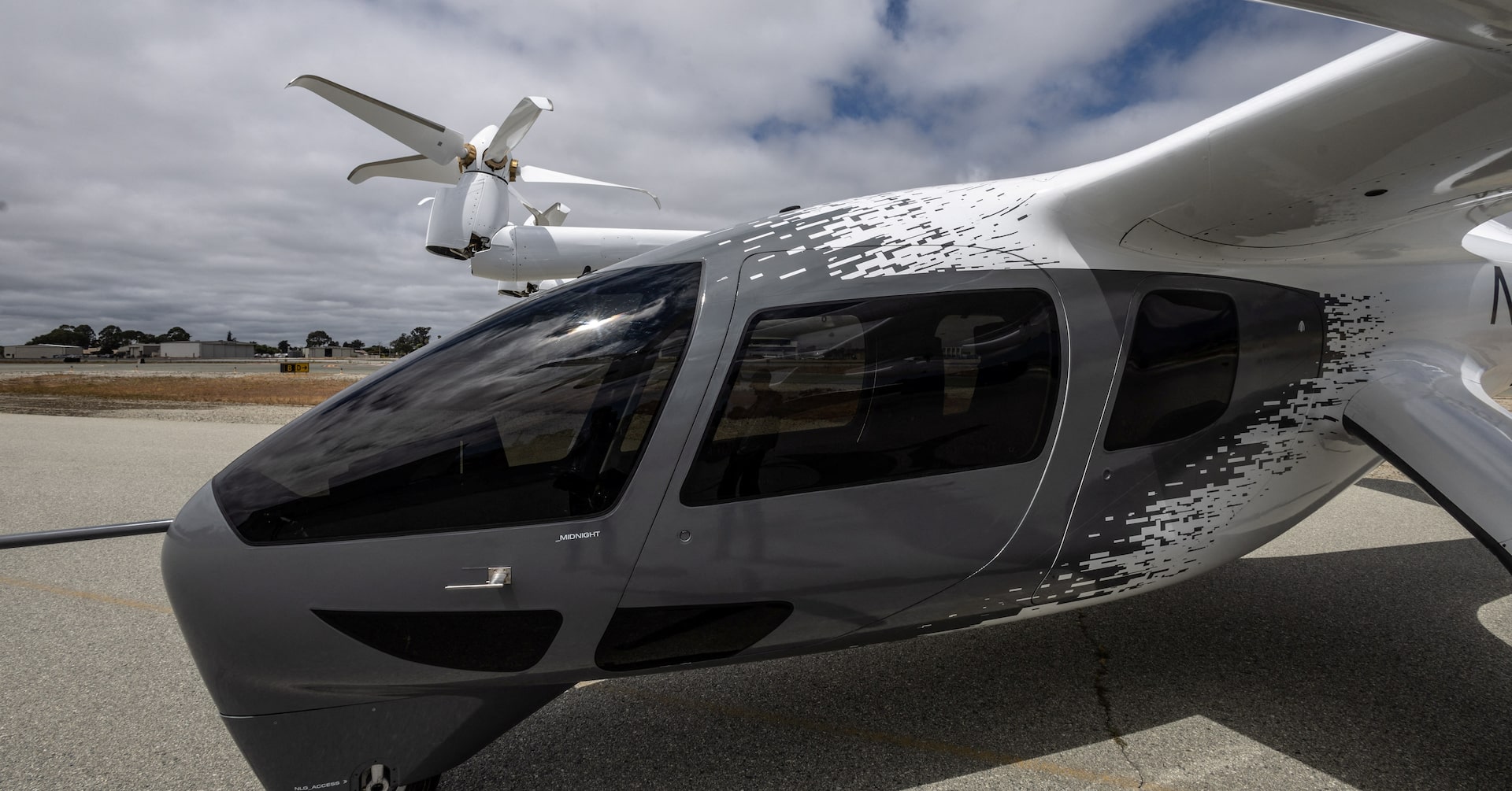 Archer Partners with Starlink to Enhance Electric Air Taxi Connectivity