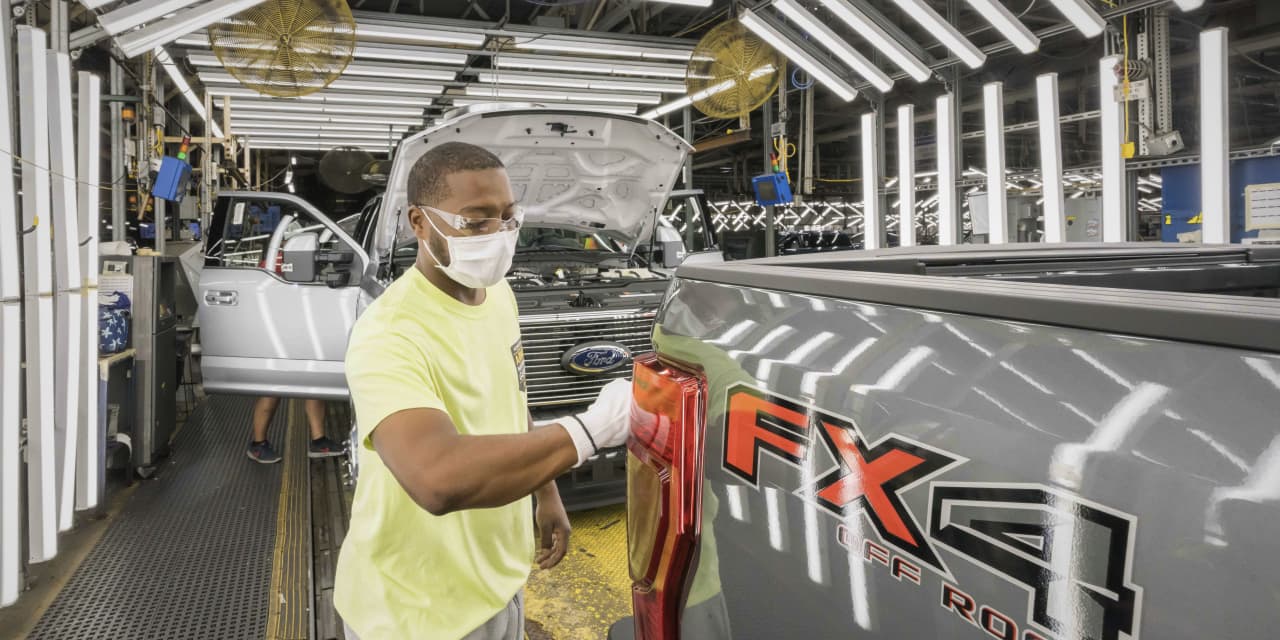 Ford Reports 5.5% Decline in February Sales Amid EV Rollback