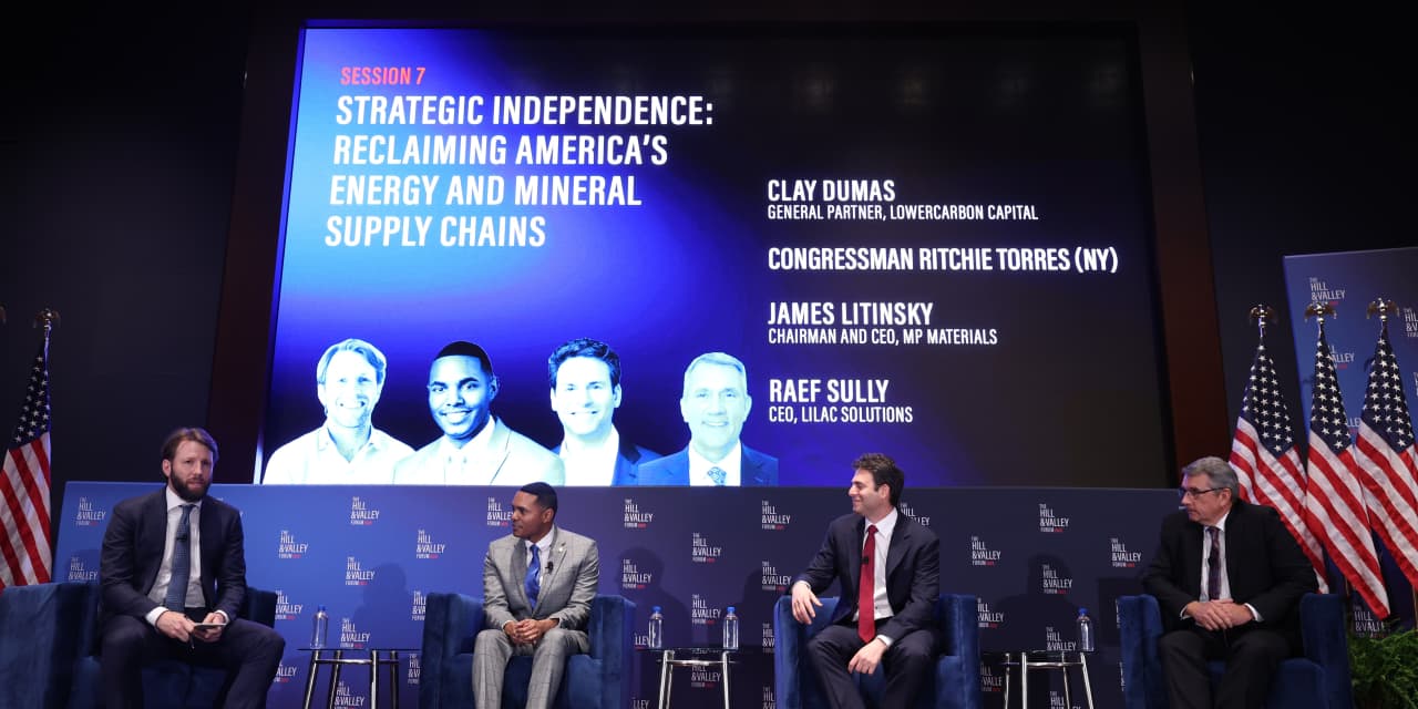 Track Government Funding: The Ongoing Strategy Behind UBS Wealth's Success