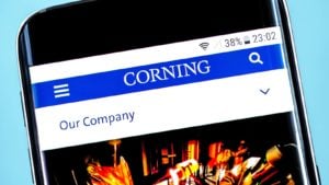 Corning's Q2 Revenue Forecast Falls Short of Expectations
