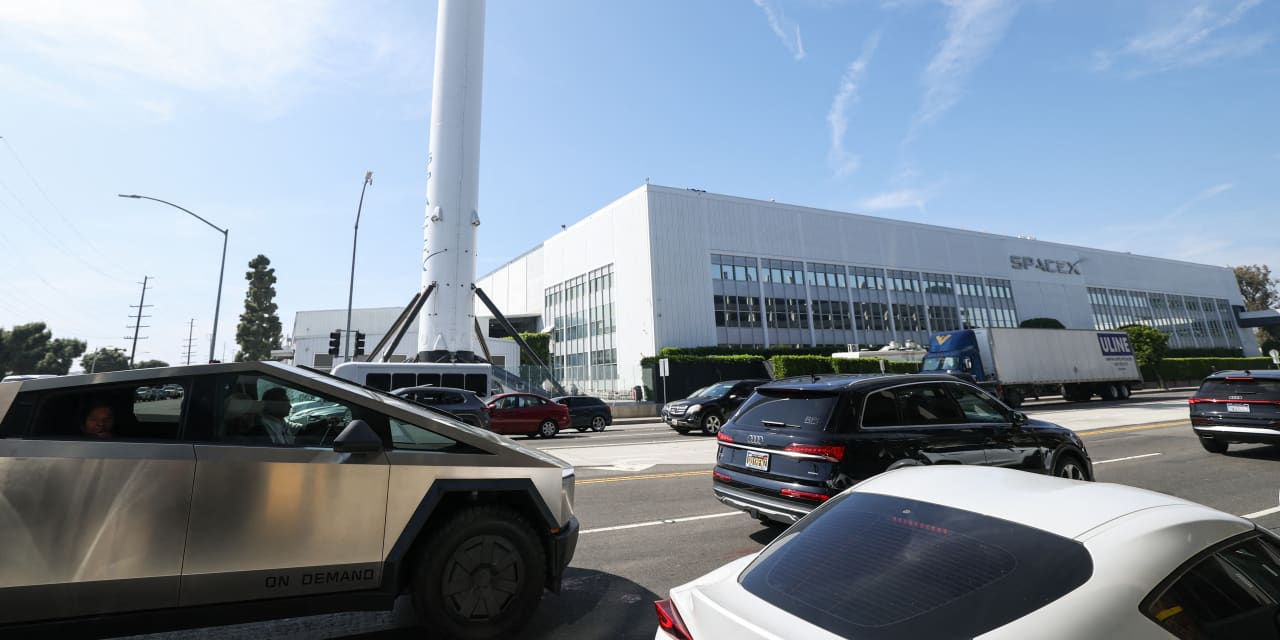 Tesla Stock Poised for Weekly Increase as SpaceX Prepares for IPO; Strong Sales Numbers Needed.