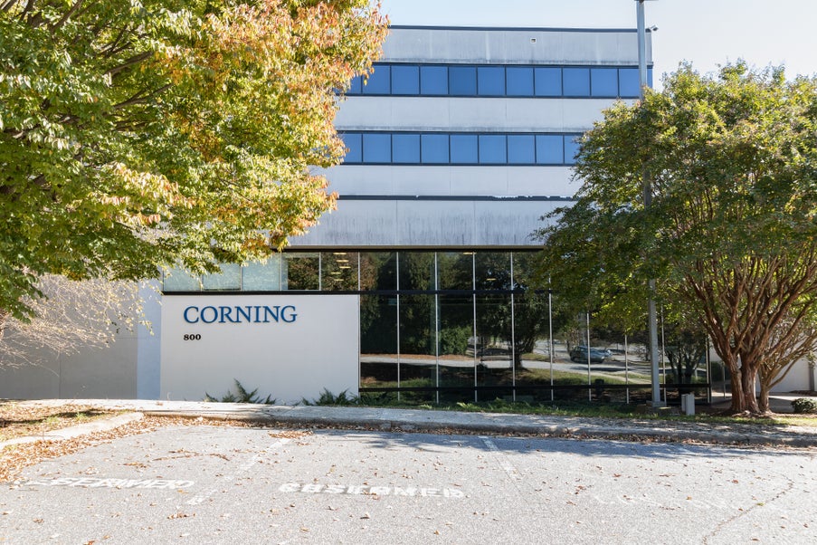 Gen AI Demand Ignites Corning Q1 Optical Communications Sales, Sees Continued Growth In Q2 Despite Tariff Woes