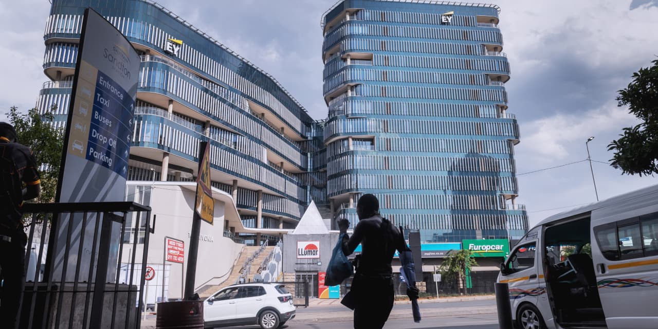 South Africa’s Stock Rally May Have Legs. These 2 Sectors Could Benefit.