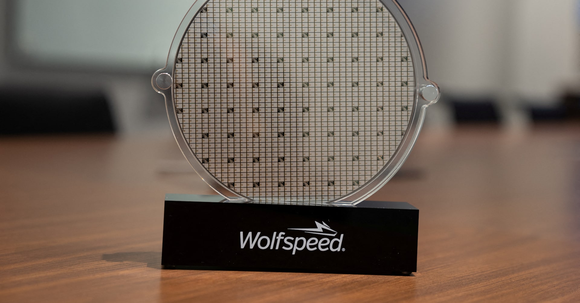 APPLE, CIRRUS LOGIC, AND GLOBALFOUNDRIES TO DEVELOP SEMICONDUCTOR PROCESS TECHNOLOGIES AT GLOBALFOUNDRIES' NEW YORK LOCATION