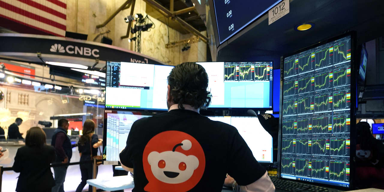 Reddit's Technical Outlook Becomes Positive