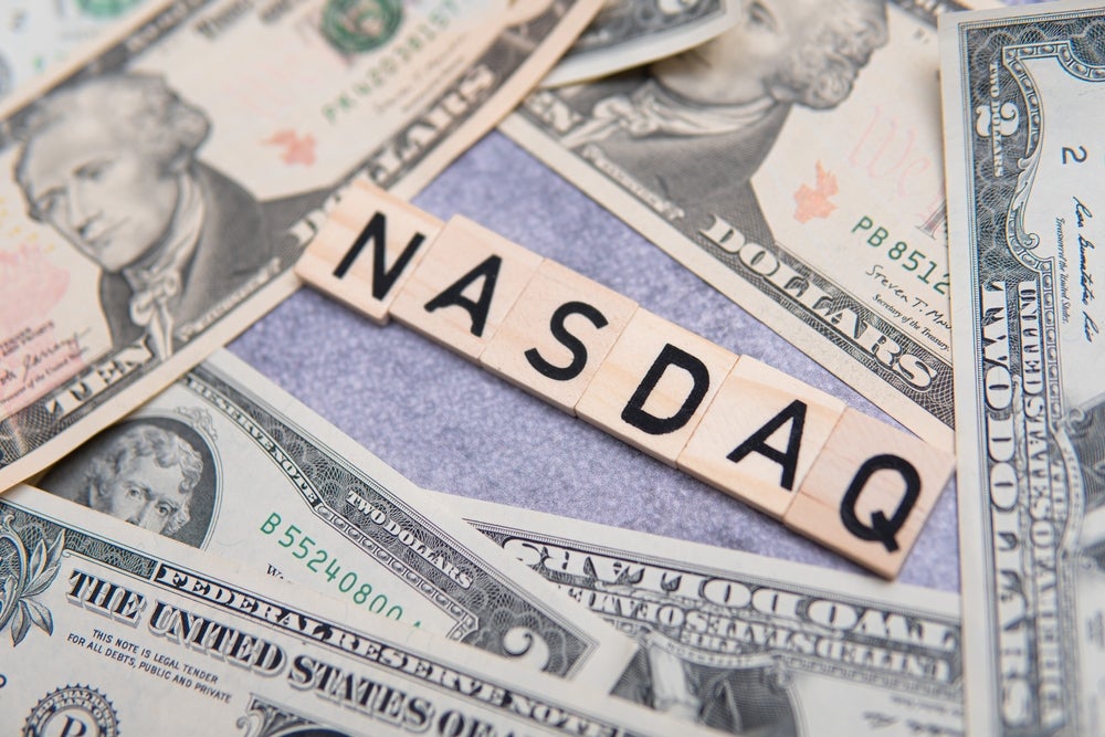 Nasdaq Surges Over 300 Points; Apple Shares Fall After Q2 Results