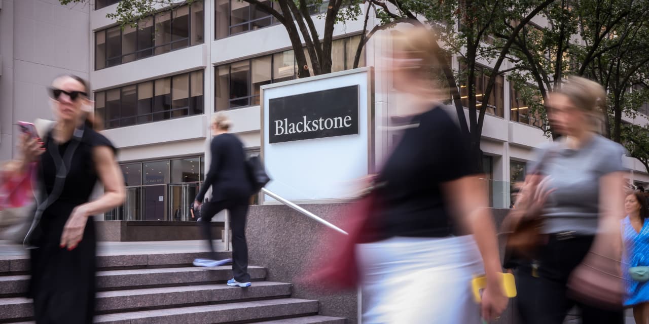 Private-Credit BDC Market Presents Options: Affordable Public Funds or More Lucrative Private Alternatives