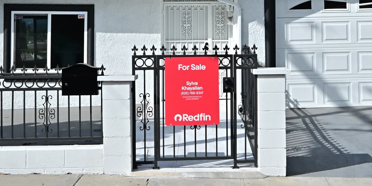 Mortgage Rates Decrease, But Home Sales Remain Stagnant as Contract Signings Decline