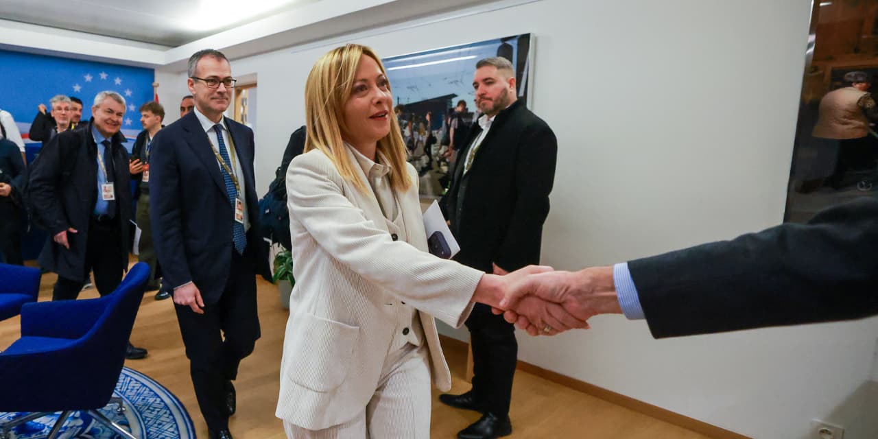 New Trade Agreement Boosts European Stocks, But Its Impact Remains Limited.