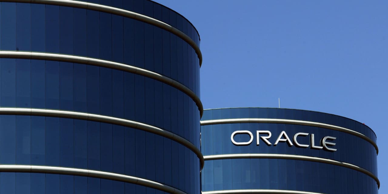 Oracle Allegedly Aims to Cut Thousands of Jobs as AI Investments Increase